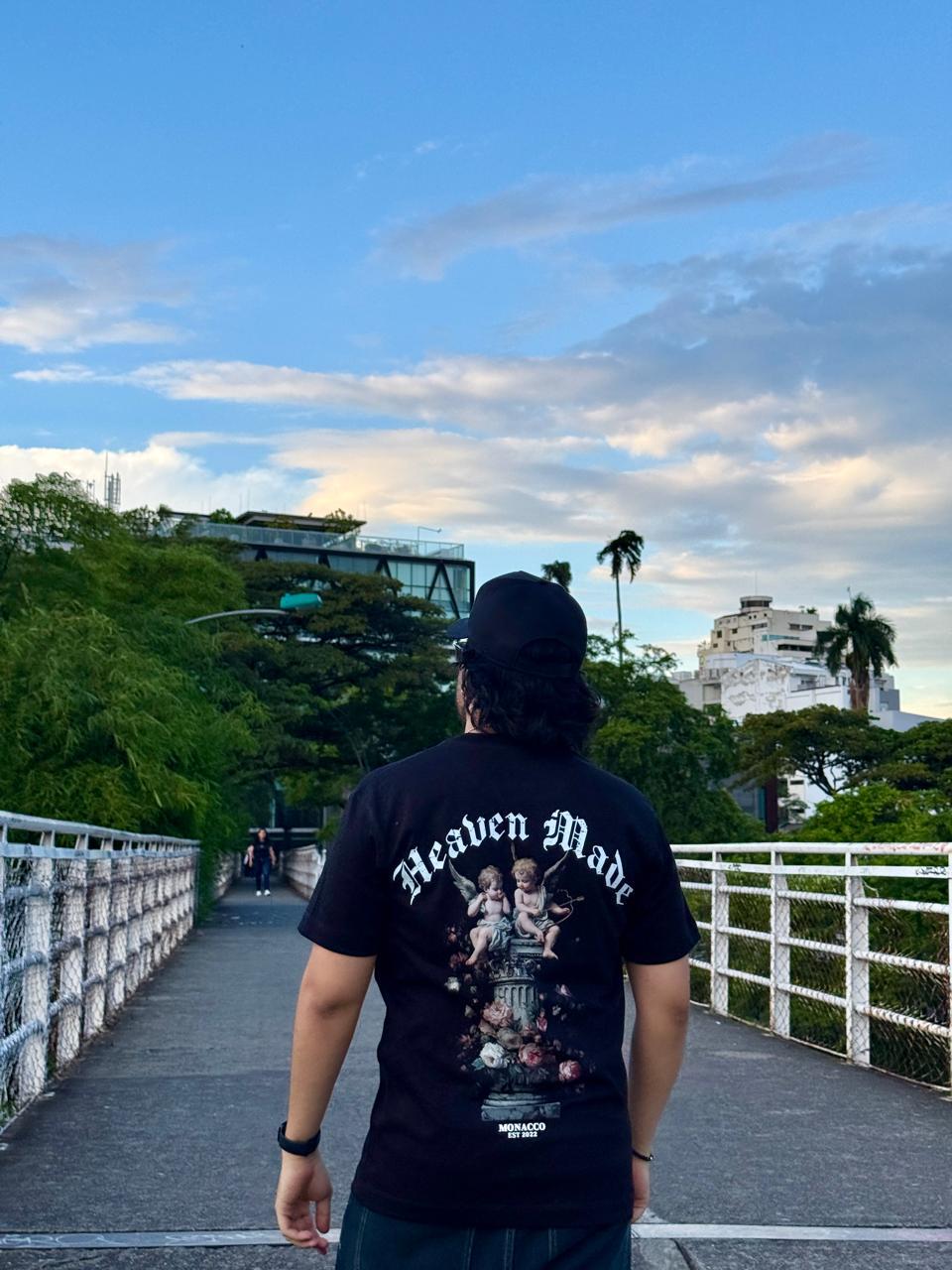 Camiseta Essential Heaven Made